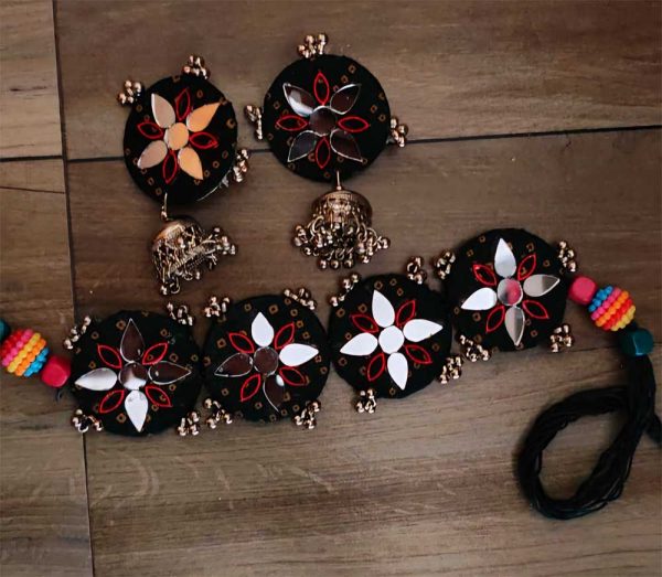 Handmade Jewellery Set Green Mirrorwork - Image 2
